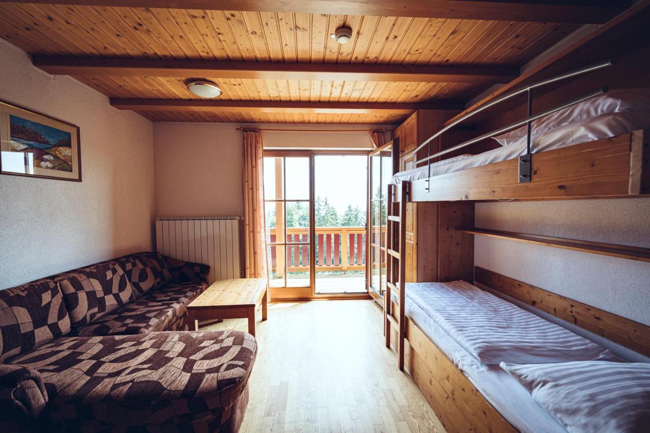 Pohorje Village Wellbeing Resort - Forest Apartments Videc ホコ・ポホリェ エクステリア 写真